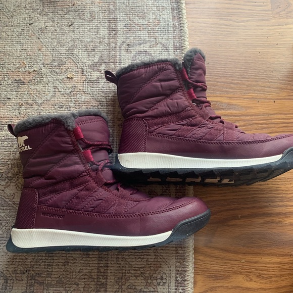 Sorel Women's Maroon Snow Boots Like New Size 5 Mid Calf Casual Shoes Footwear - Picture 3 of 5